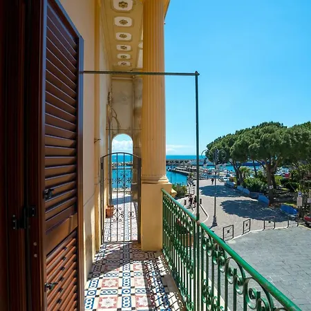 Casa Marina - *